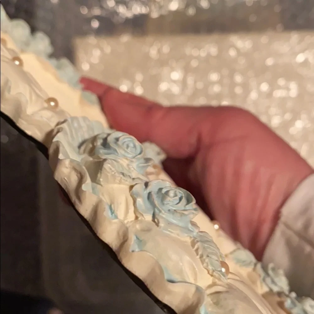 Victorian Blue and white double heart frame